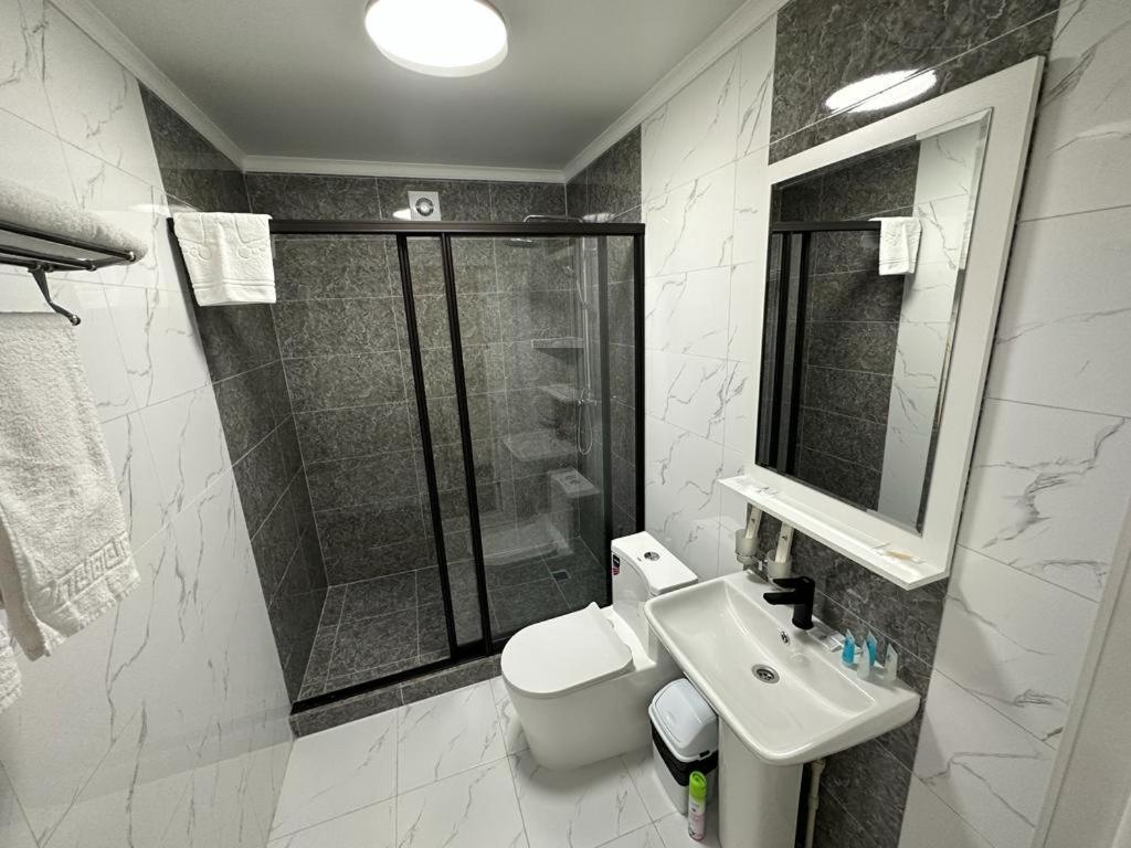 Hôtel Voyazh à Taraz Extérieur photo